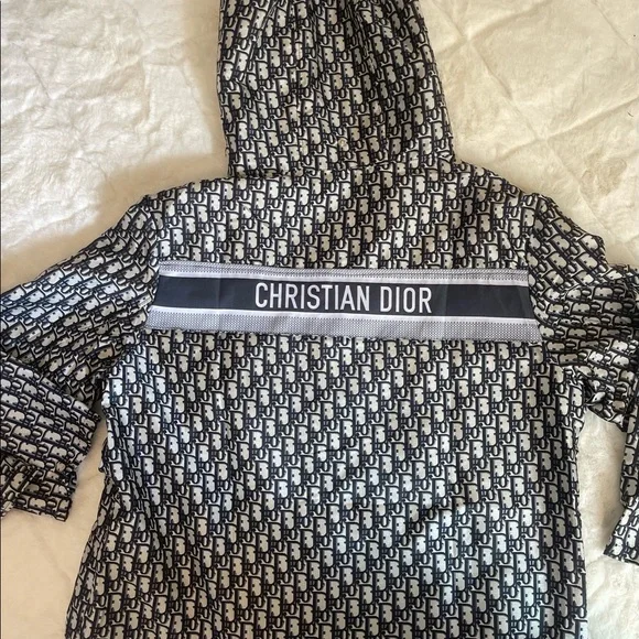 Versatile Windbreaker Outfit